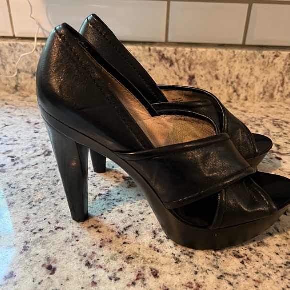 Michael Kors Cris Cross Peep Toe Heals 4” - Picture 4 of 8